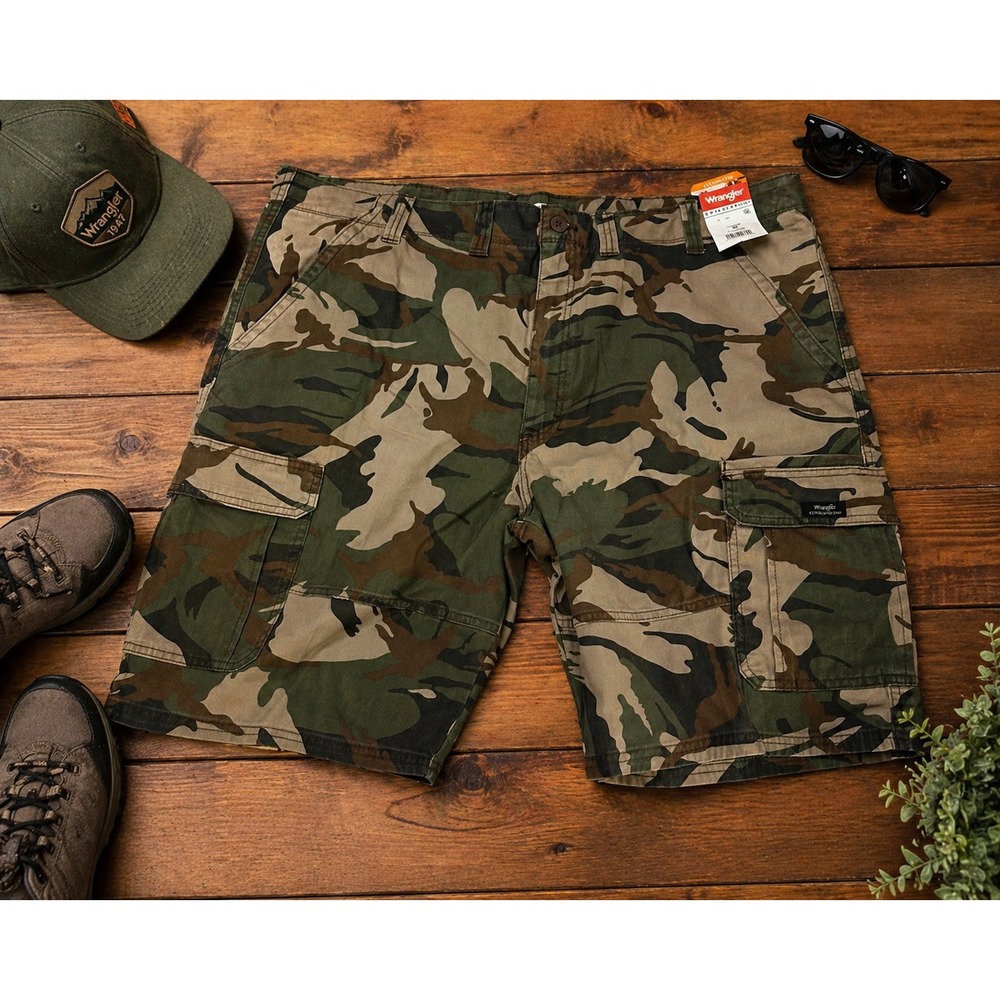 Wrangler Mens Five Star Heritage‎ Relaxed Fit Camo Cargo Shorts Green 46 Waist